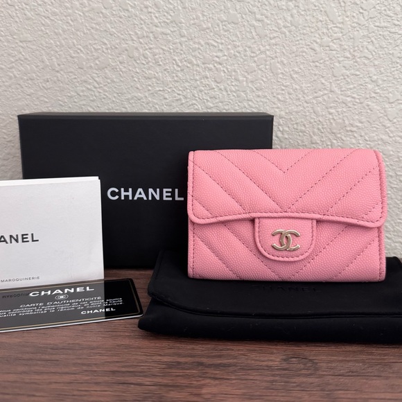 ❌SOLD❌CHANEL Chevron Quilted Caviar Leather Card Wallet in Pink - Picture 10 of 11
